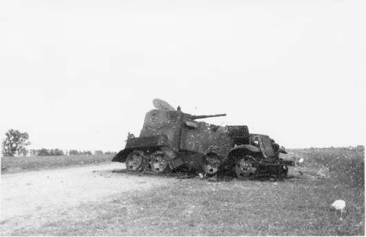 Разбитый советский бронеавтомобиль БА-10, 1939 год Разбитый советский бронеавтомобиль БА-10, 1939 год